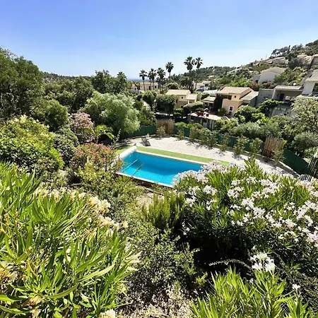 Les Bancaous Climatisee Pour 6 Personnes Avec Piscine Privee Dans Le Domaine De Valcros A *
